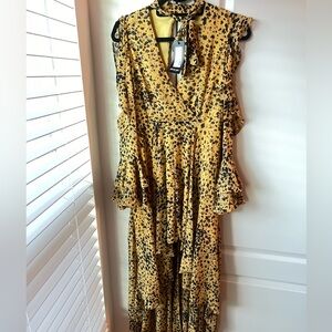 Printed flowy brand new yellow dress